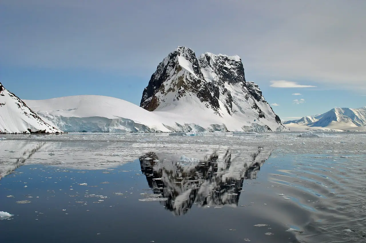 Antarctica, Crossing the Drake